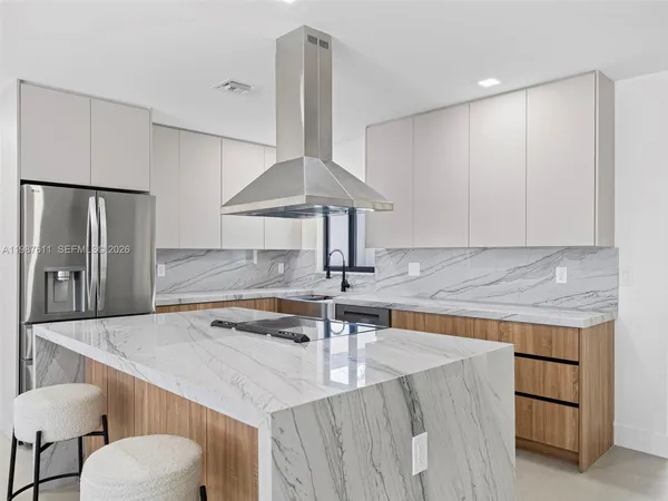 $899,400 | 610 Northeast 164th Terrace, North Miami Beach, FL 33162