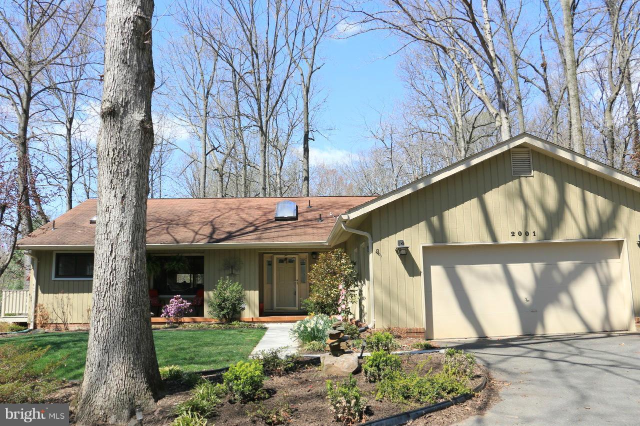 2001 Upper Lake Drive Reston, VA 20191 - Photo 1 of 30 Exterior (Front)