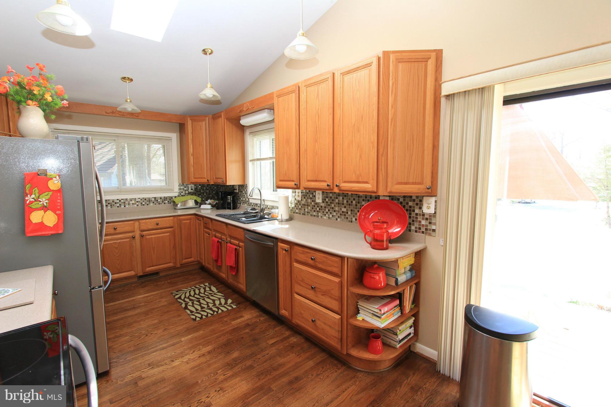 2001 Upper Lake Drive Reston, VA 20191 - Photo 14 of 30 Kitchen