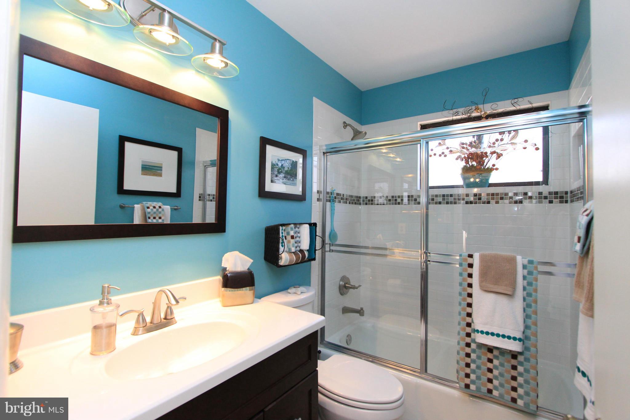 2001 Upper Lake Drive Reston, VA 20191 - Photo 23 of 30 Bath