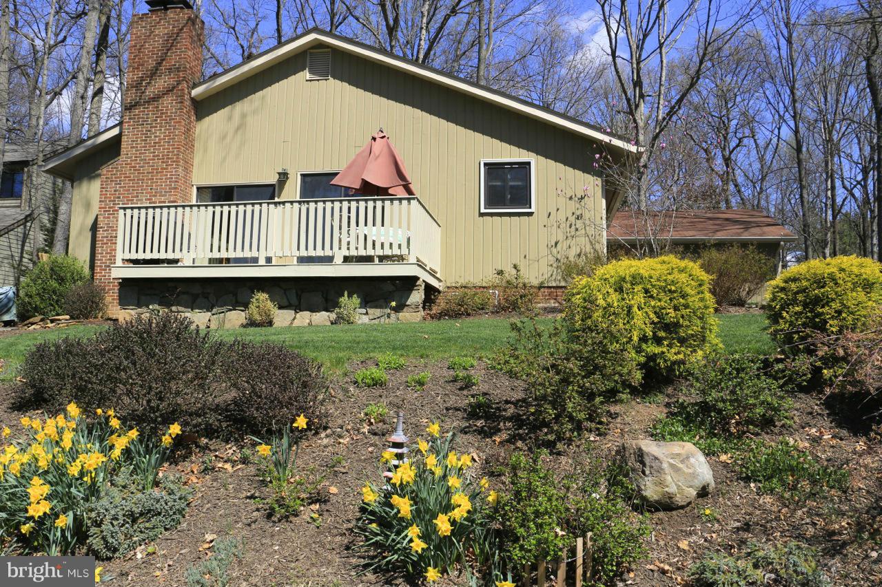 2001 Upper Lake Drive Reston, VA 20191 - Photo 25 of 30 Exterior (General)