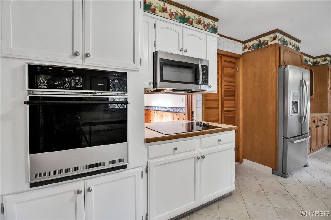 9324 Hunting Valley Road North Clarence, NY 14031 - Photo 11 of 32 Kitchen