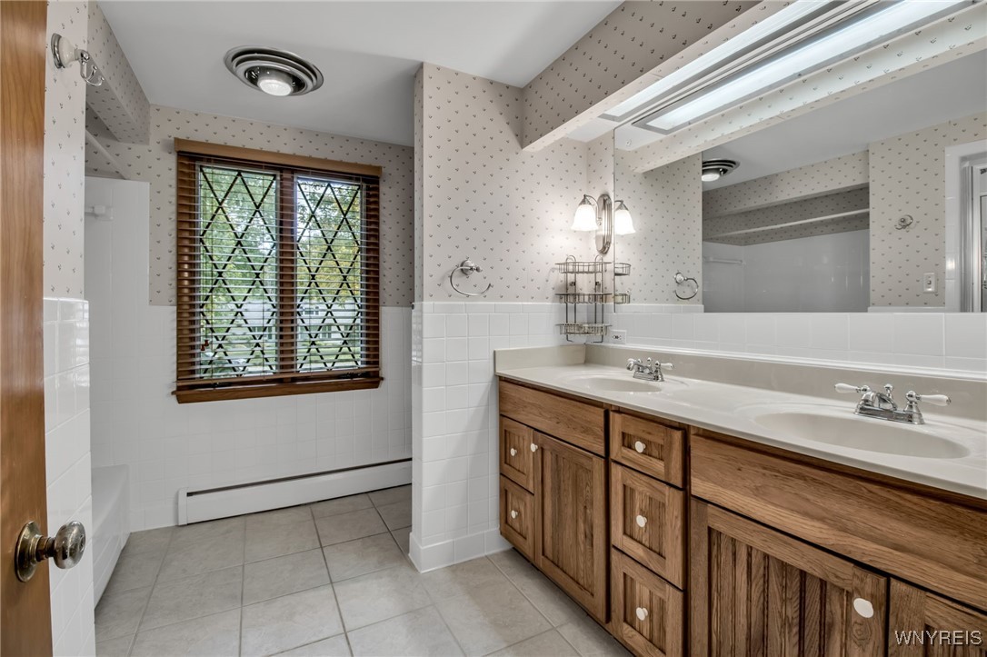 9324 Hunting Valley Road North Clarence, NY 14031 - Photo 21 of 32 Full Bath