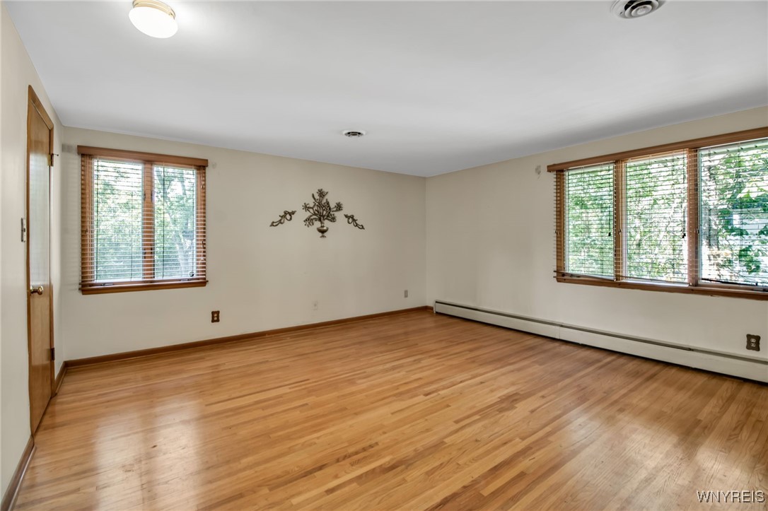 9324 Hunting Valley Road North Clarence, NY 14031 - Photo 23 of 32 Primary Bedroom