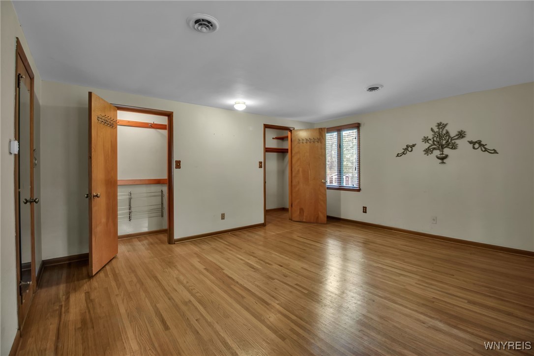 9324 Hunting Valley Road North Clarence, NY 14031 - Photo 24 of 32 Primary Bedroom