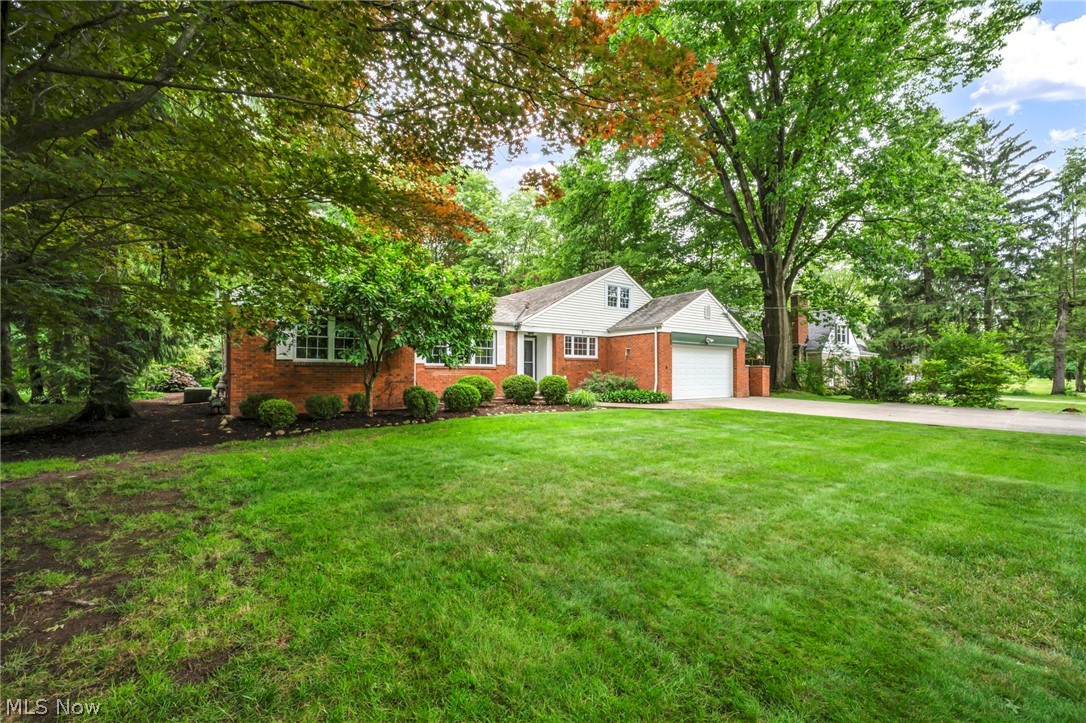 10906 Fitzwater Road Brecksville, OH 44141 - Photo 4 of 45