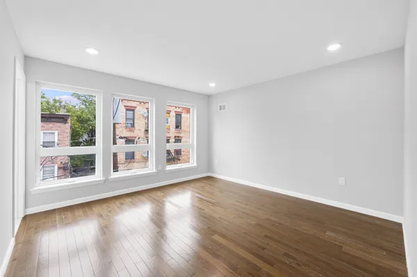 $4,000 | 45 Franklin Street, Unit 2, Jersey City, NJ 07307