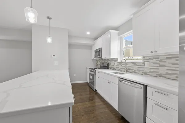 $4,000 | 45 Franklin Street, Unit 2, Jersey City, NJ 07307