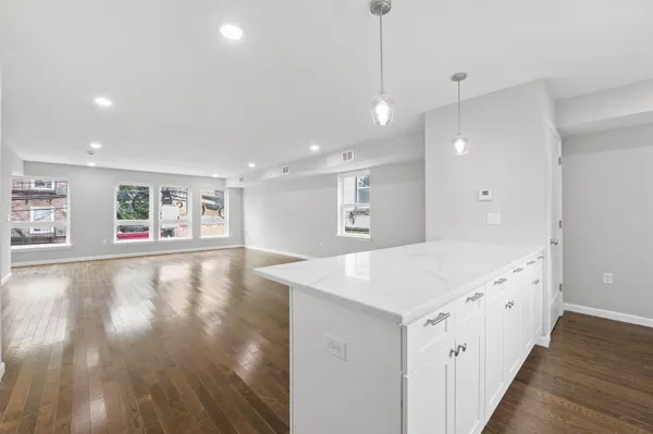 $4,000 | 45 Franklin Street, Unit 2, Jersey City, NJ 07307