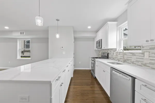 $4,000 | 45 Franklin Street, Unit 2, Jersey City, NJ 07307