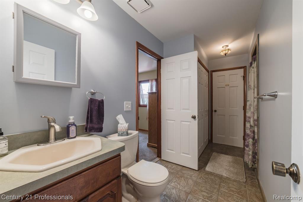 8763 Ellis Road Clarkston, MI 48348 - Photo 34 of 52