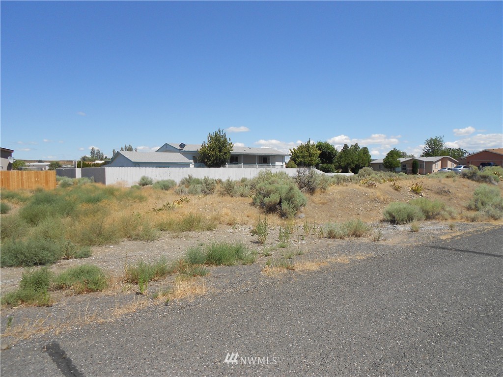 326 Spring Circle Mattawa, WA 99349 - Photo 4 of 4 Gallery Image 4