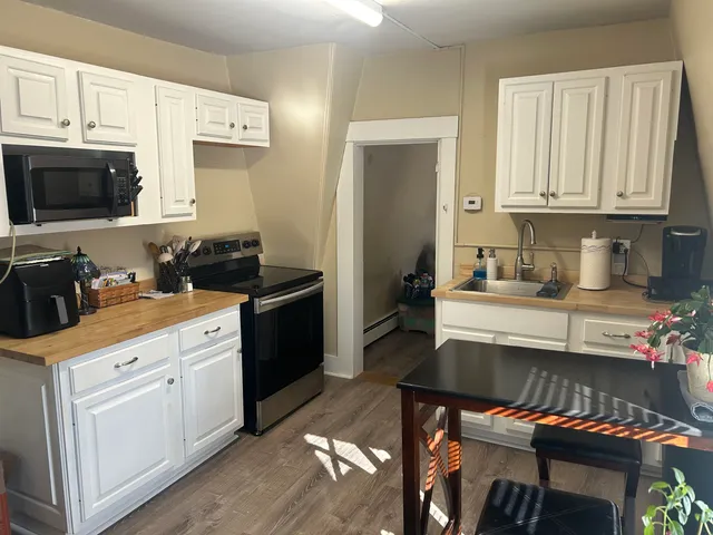 $1,550 | 35 Grove Street, Rochester, NH 03868