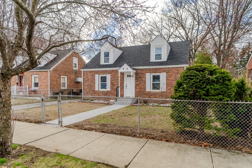 90 Eddy Street Springfield, MA 01104 - Photo 3 of 28 Gallery Image 3