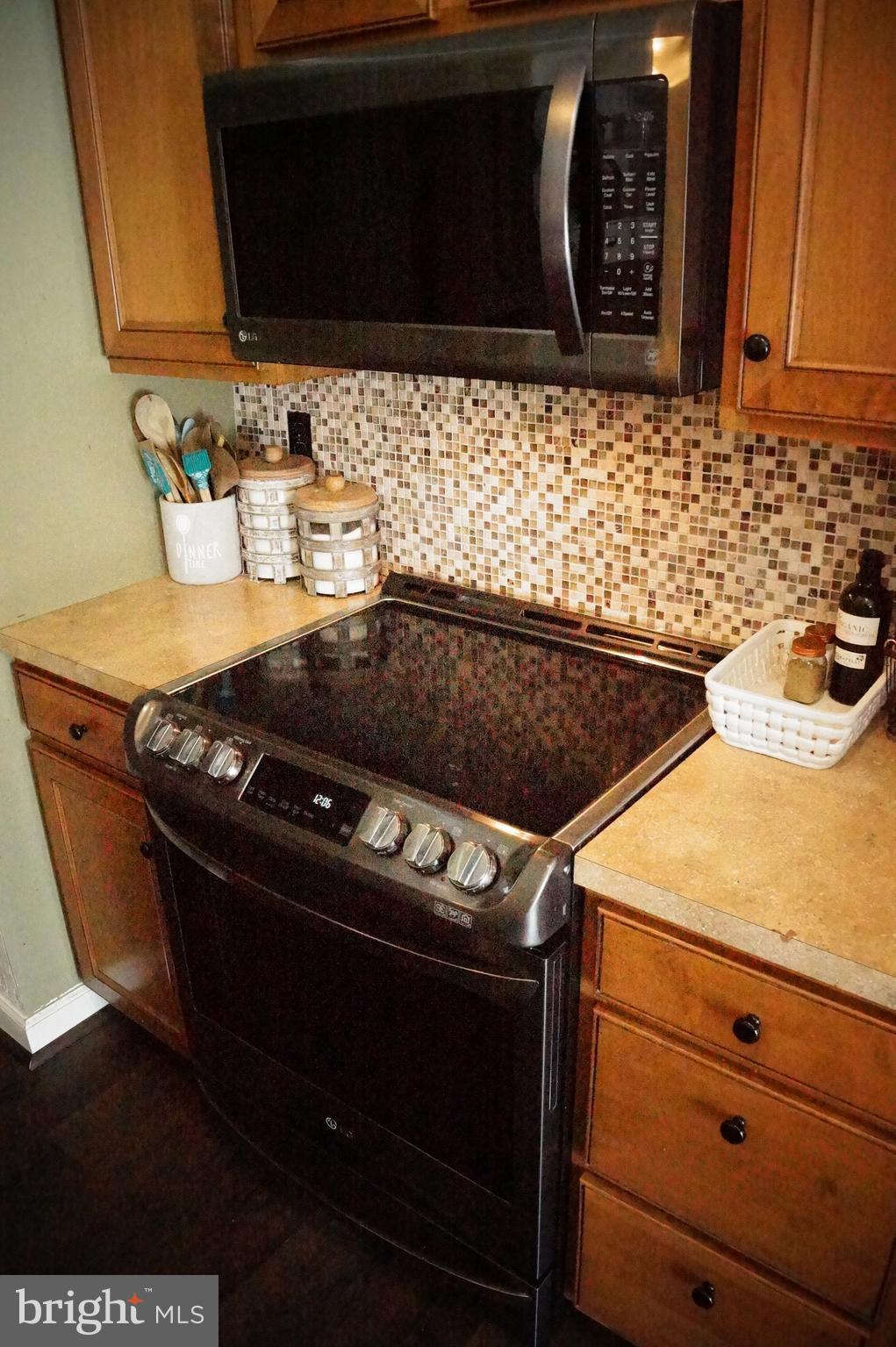 7387 Patrick Road Easton, MD 21601 - Photo 12 of 22 Upgraded Stainless Steel Range