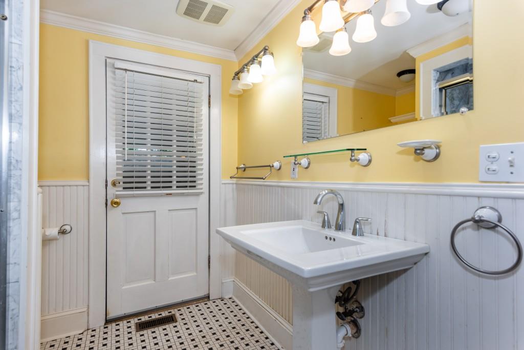 727 Yorkshire Road Northeast Atlanta, GA 30306 - Photo 22 of 38 Gallery Image 22