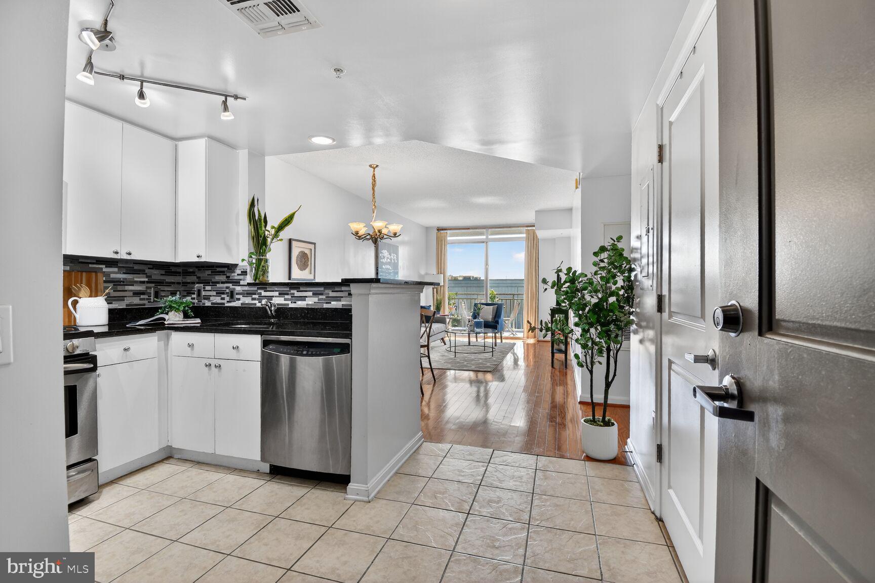 930 Wayne Avenue, Unit 1302 Silver Spring, MD 20910 - Photo 5 of 48