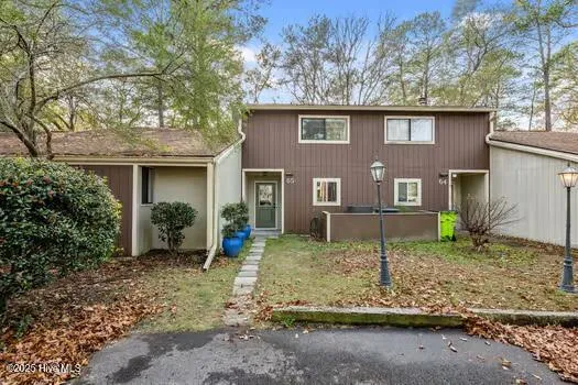 $180,000 | 66 Quarterdeck Townes, New Bern, NC 28562