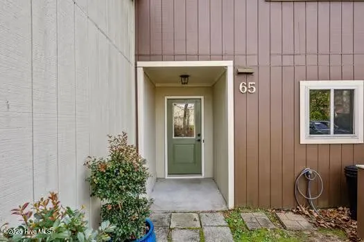 $180,000 | 66 Quarterdeck Townes, New Bern, NC 28562