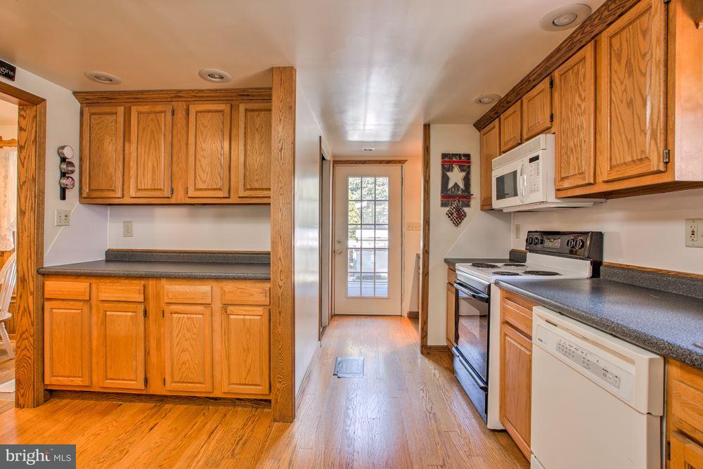 624 Lewisberry Road New Cumberland, PA 17070 - Photo 5 of 21 Gallery Image 5