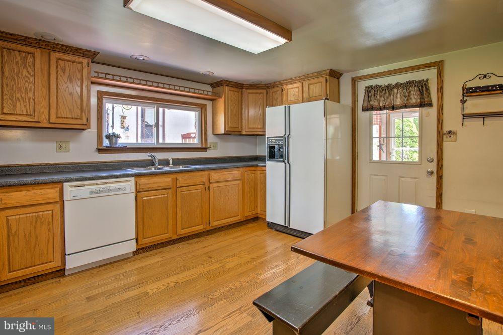 624 Lewisberry Road New Cumberland, PA 17070 - Photo 6 of 21 Gallery Image 6