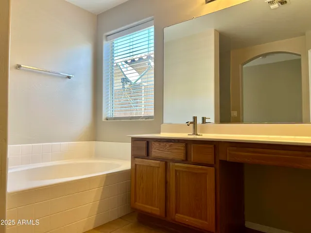 $2,495 | 6614 West Hess Street, Phoenix, AZ 85043