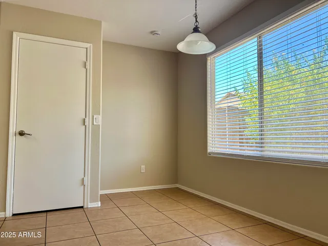 $2,495 | 6614 West Hess Street, Phoenix, AZ 85043