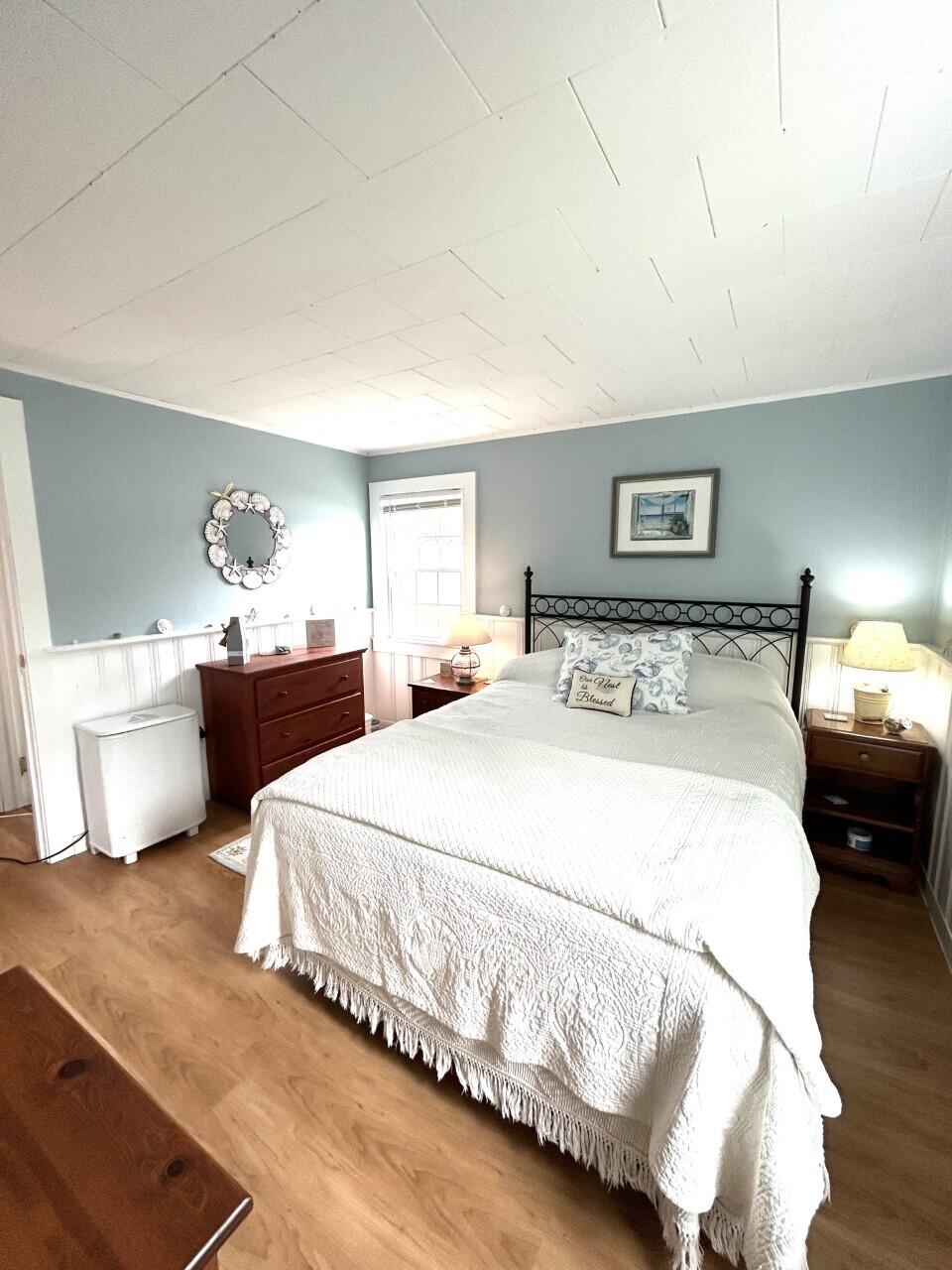 12 River Road Pocasset, MA 02559 - Photo 13 of 27 12rivermasterbdrm1