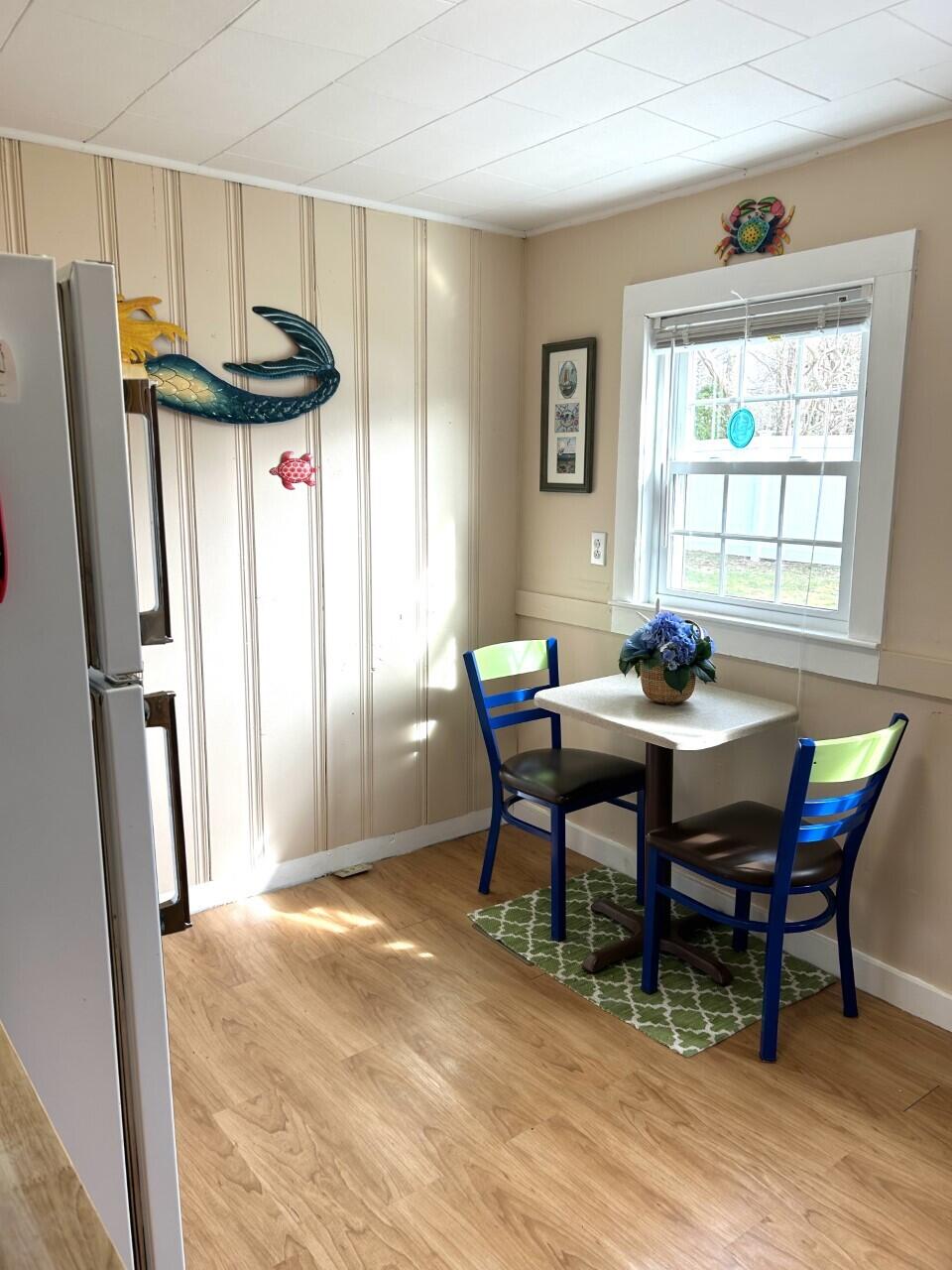 12 River Road Pocasset, MA 02559 - Photo 7 of 27 12riverrdkitchentable
