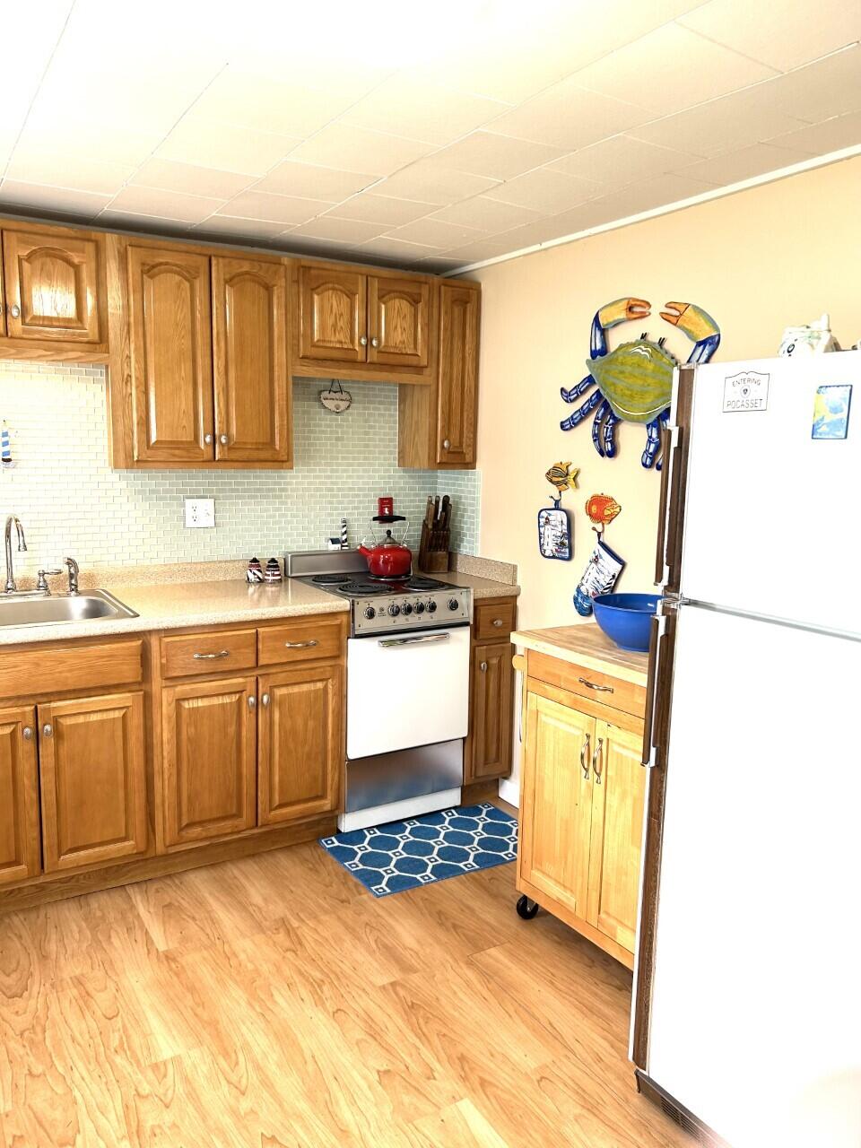 12 River Road Pocasset, MA 02559 - Photo 8 of 27 12riverrdkitchen1