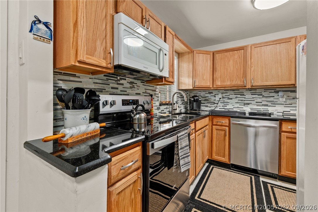 1905 Southwest Palm City Road, Unit 3D Stuart, FL 34994 - Photo 8 of 27 Gallery Image 8