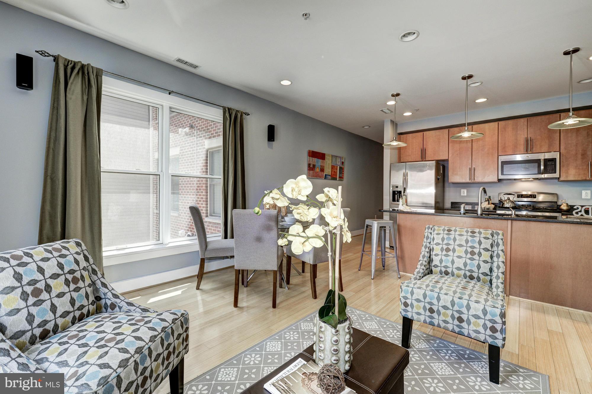 449 R Street Northwest, Unit 201 Washington, DC 20001 - Photo 4 of 21 Living Room