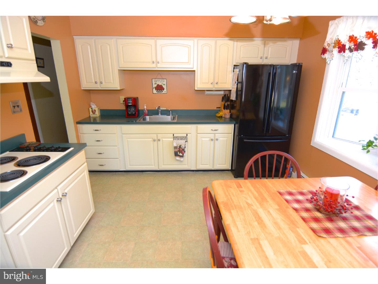 941 Shelbourne Road Reading, PA 19606 - Photo 9 of 25