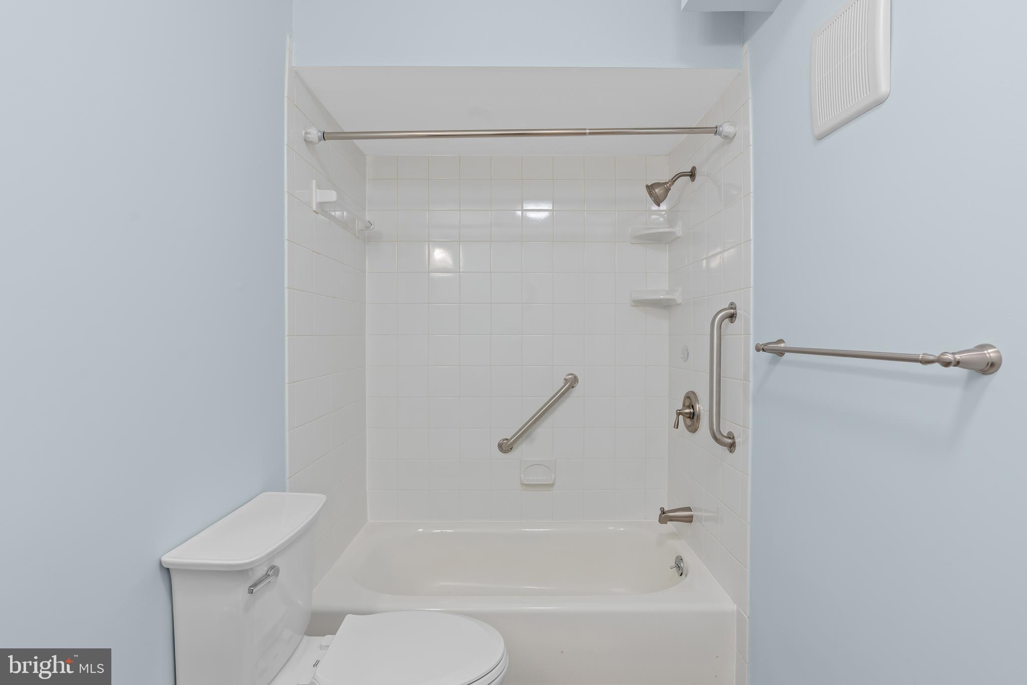 8110 Colony Point Road, Unit H Springfield, VA 22152 - Photo 23 of 26