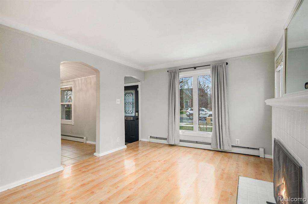 1536 Roslyn Road Grosse Pointe, MI 48236 - Photo 10 of 34