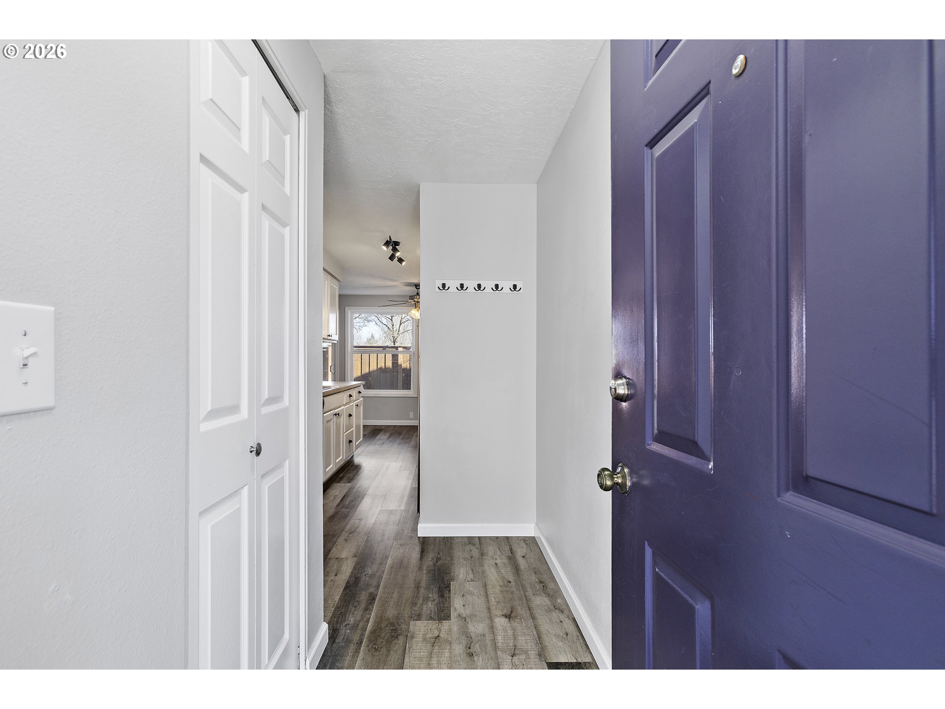 8318 Southwest Mohawk Street Tualatin, OR 97062 - Photo 5 of 40