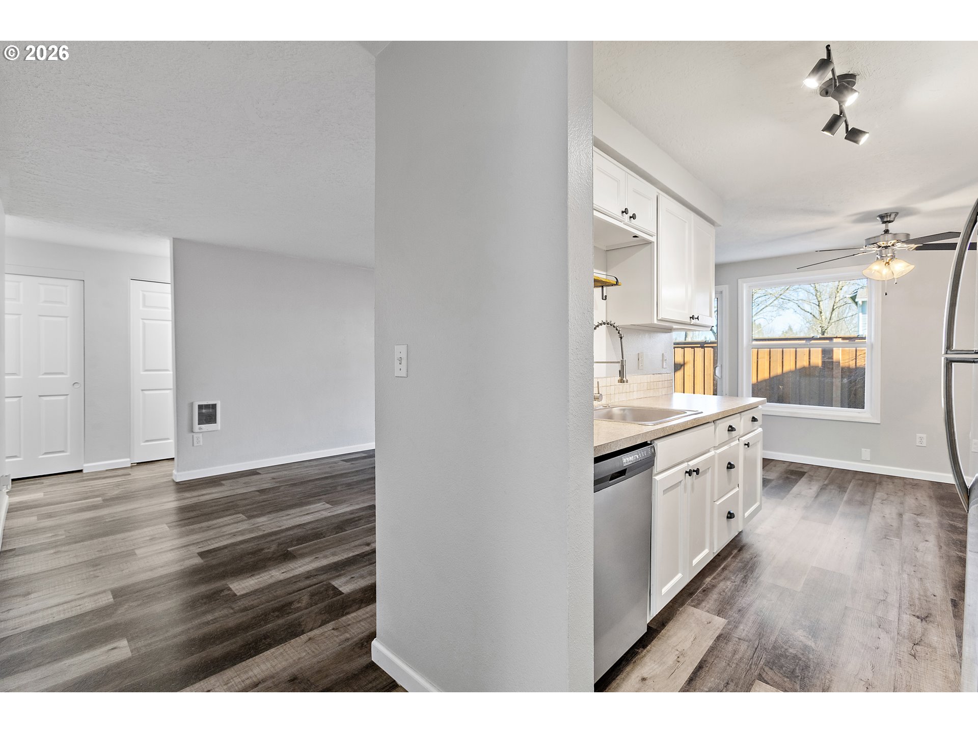 8318 Southwest Mohawk Street Tualatin, OR 97062 - Photo 6 of 40