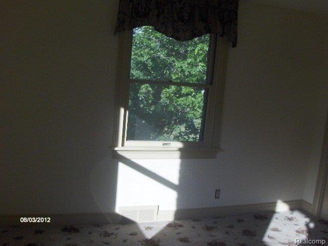6340 North Rochester Road Rochester, MI 48306 - Photo 20 of 25 Picture 087.jpg