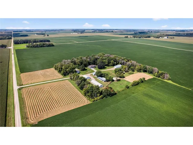 $659,000 | 50424 305th Street, Blooming Prairie, MN 55917