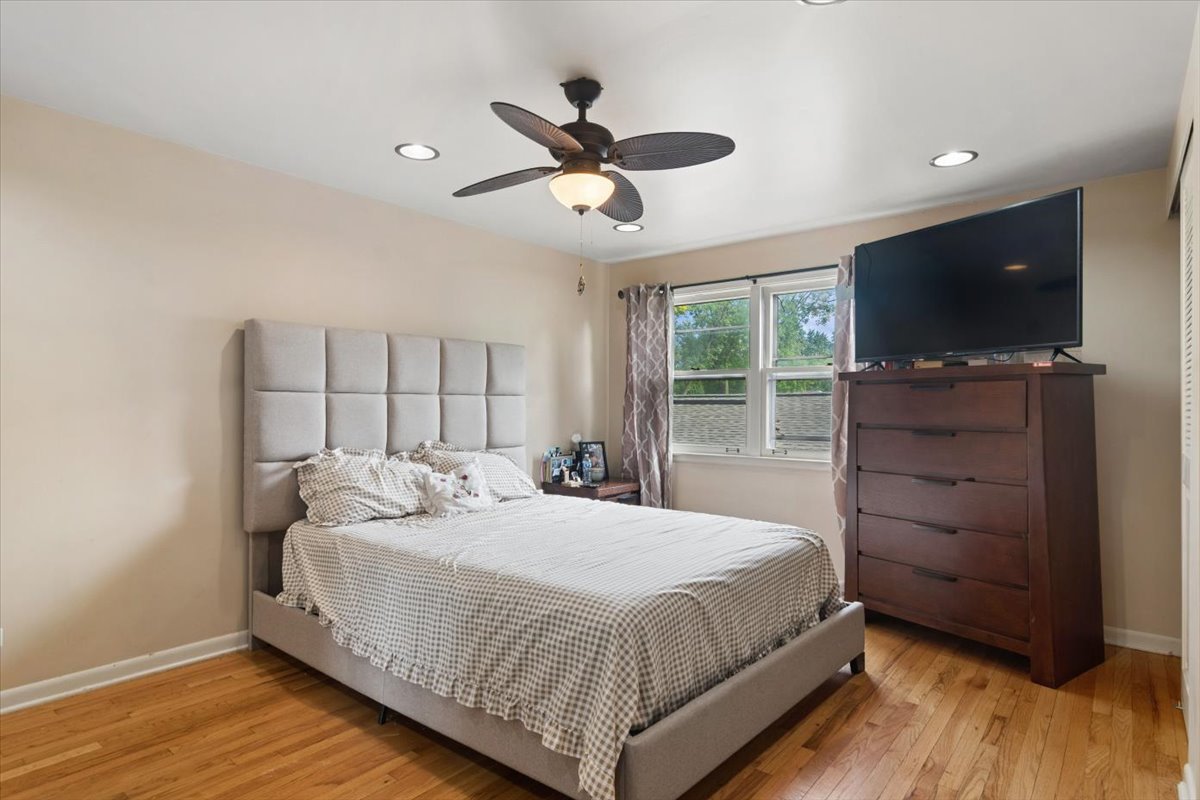 211 West Pickwick Road Arlington Heights, IL 60005 - Photo 11 of 23 Gallery Image 11