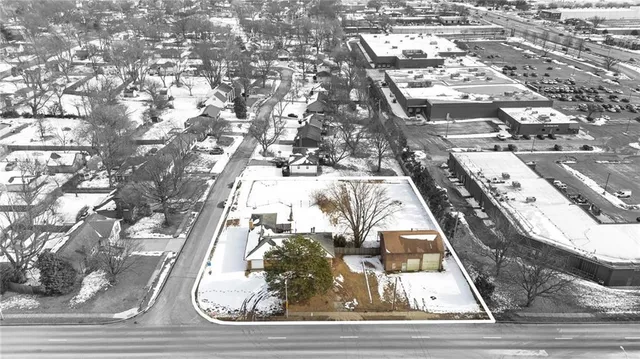 $475,000 | 6127-6129 And Road, Shawnee, KS 66216