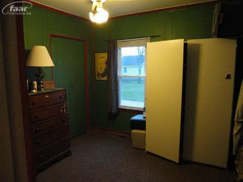 1152 Adams Road Burton, MI 48509 - Photo 7 of 15 20360728-6.JPG