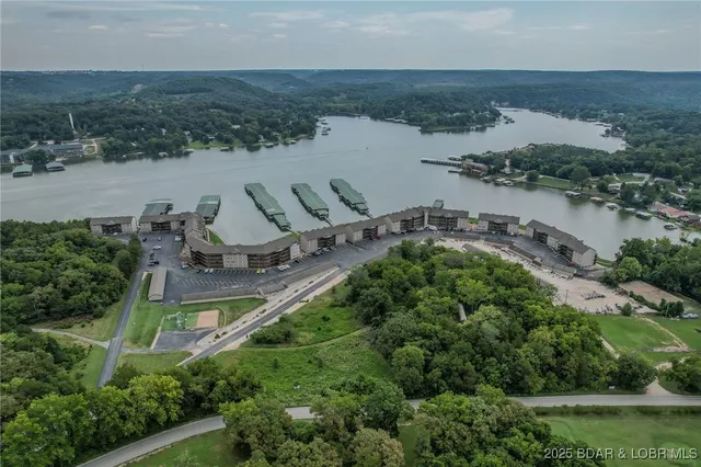 $239,000 | 93 Cedar Glen Court, Unit 3C, Camdenton, MO 65020