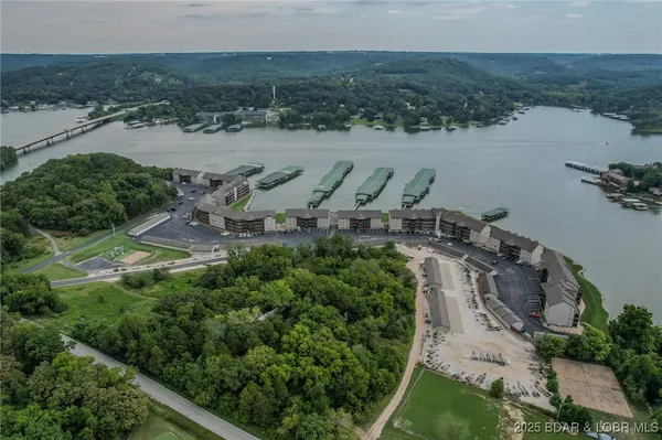 $235,000 | 93 Cedar Glen Court, Unit 3C, Camdenton, MO 65020