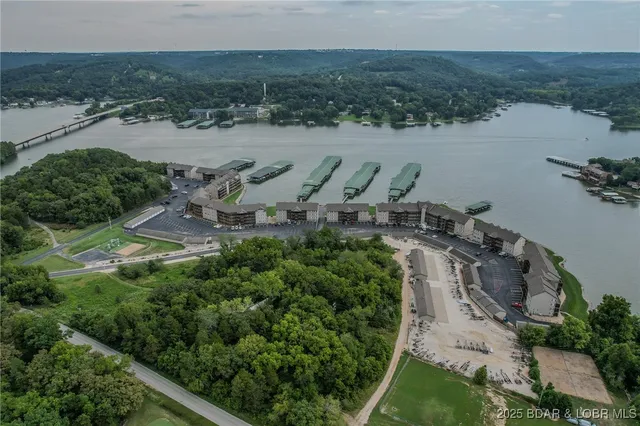 $239,000 | 93 Cedar Glen Court, Unit 3C, Camdenton, MO 65020