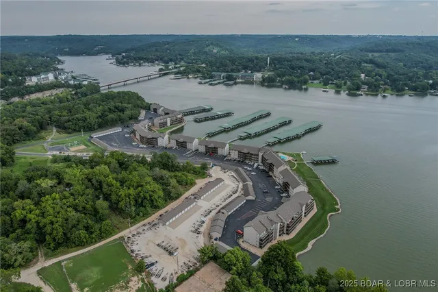 $239,000 | 93 Cedar Glen Court, Unit 3C, Camdenton, MO 65020