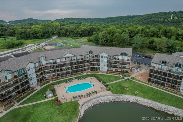 $235,000 | 93 Cedar Glen Court, Unit 3C, Camdenton, MO 65020