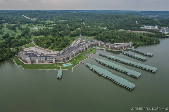 $239,000 | 93 Cedar Glen Court, Unit 3C, Camdenton, MO 65020