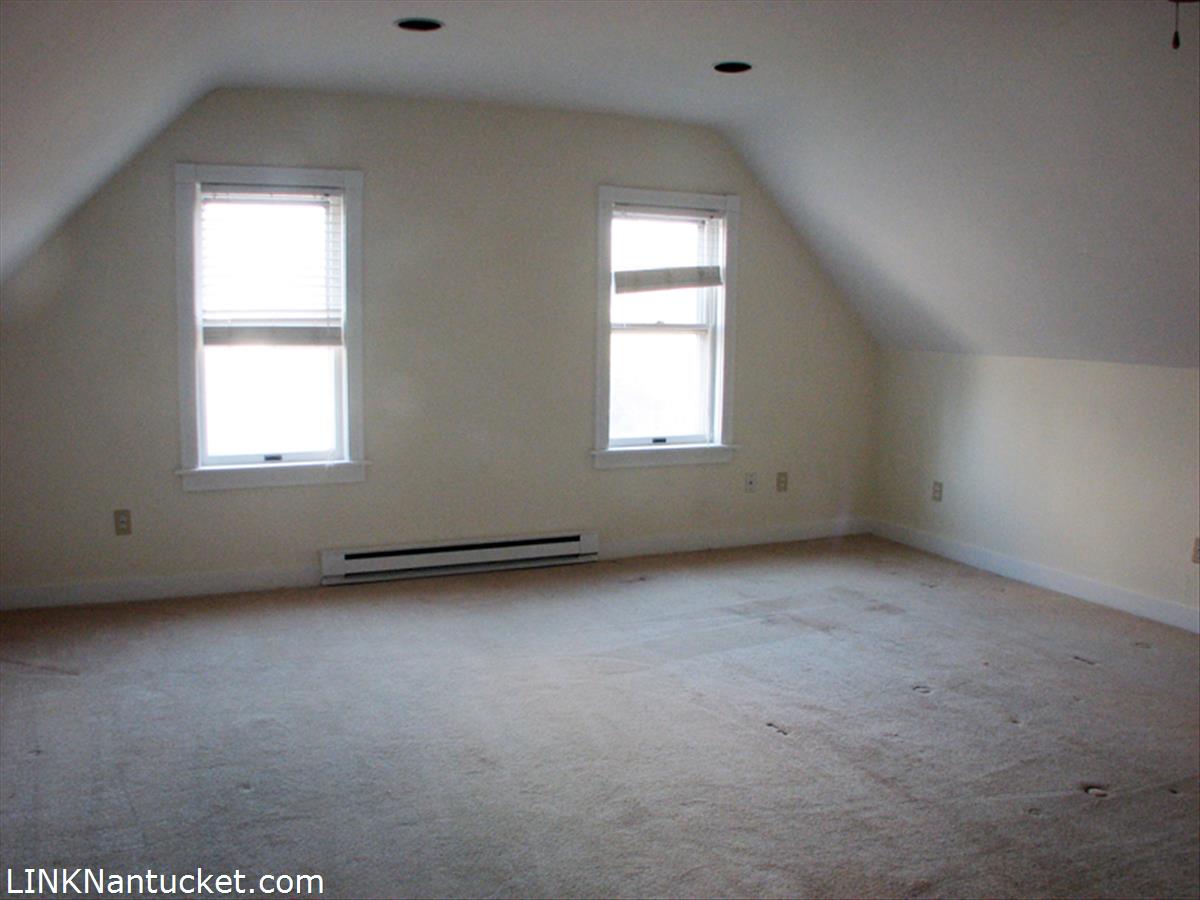 31 Surfside Road Nantucket, MA 02554 - Photo 7 of 9 Master bedroom suite on the second floor.