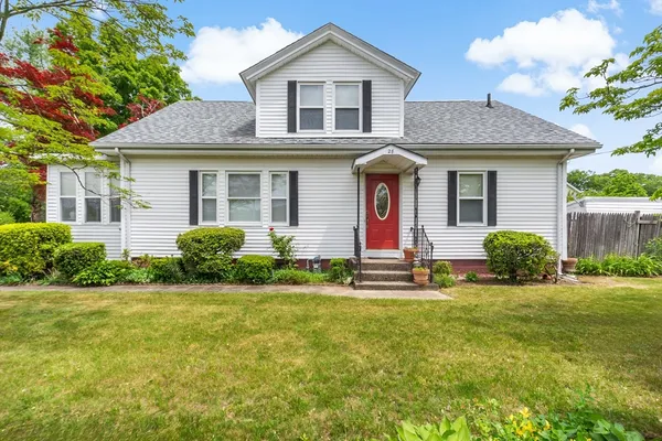$479,000 | 28 Central Avenue, Seekonk, MA 02771